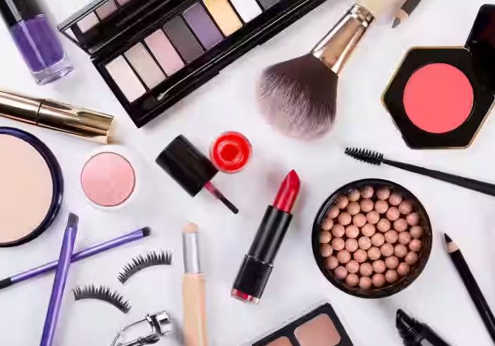 المنتجات اللازمة لمحل مستحضرات تجميل