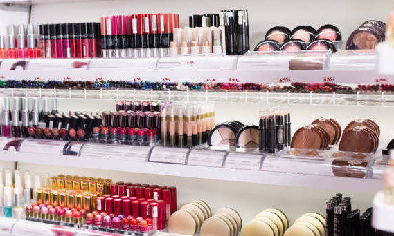 التسويق لمشروع تجارة مستحضرات التجميل